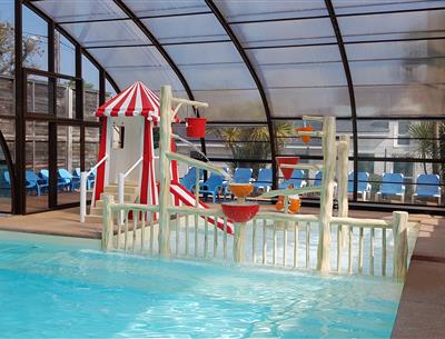 Camping 3* Les Forges - www.campinglesforges.com - pataugeoire pour les enfants 